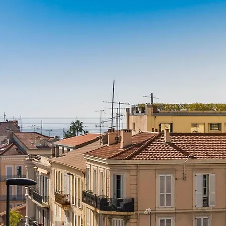 Very Nice 2 Bedroom Apartment In The Center Of Cannes Completely Renovated
